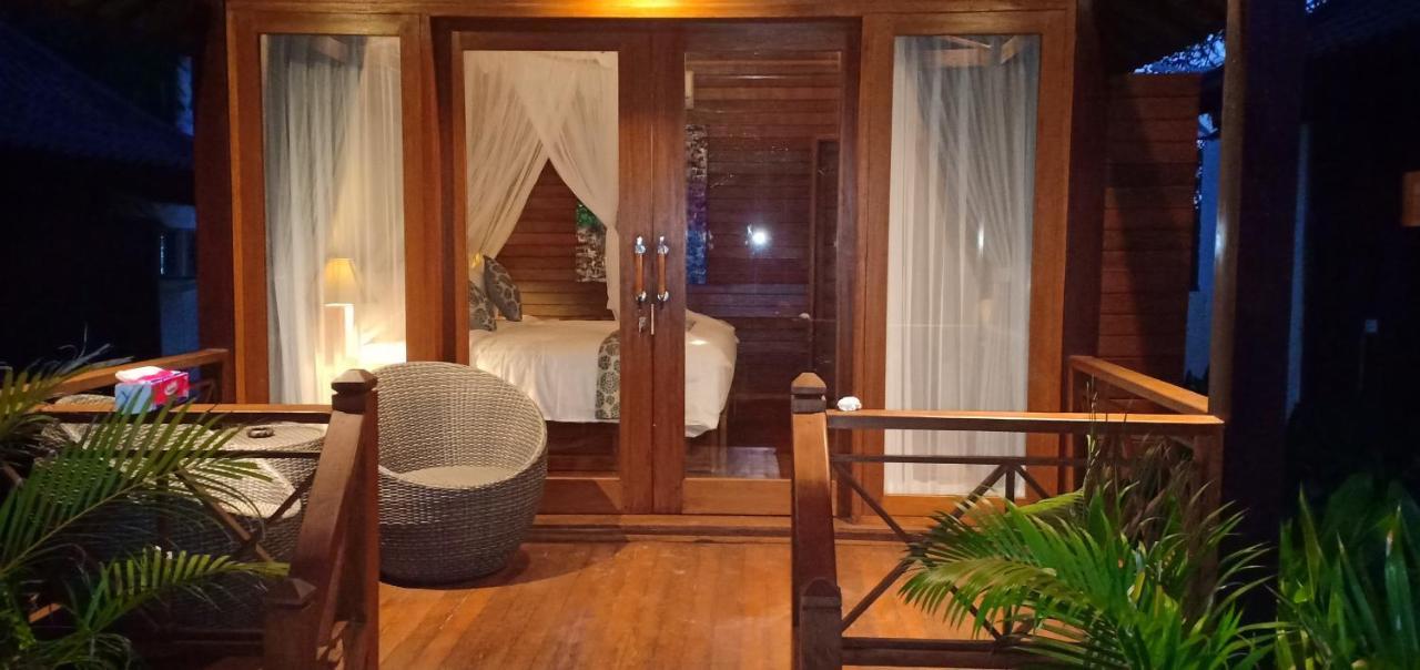 มามาเมีย ไอส์แลนด์ วิลลา Hotel นูซาเลมโบงัน ภายนอก รูปภาพ