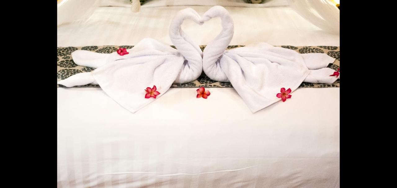 มามาเมีย ไอส์แลนด์ วิลลา Hotel นูซาเลมโบงัน ภายนอก รูปภาพ